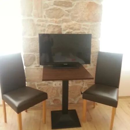 Stone House Apartment