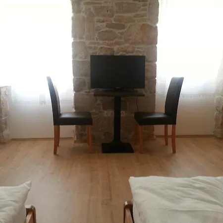 Stone House Apartment *